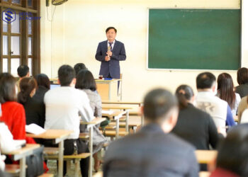 Sale và Giáo viên – Khi định kiến làm lu mờ giá trị thật sự của nghề nghiệp